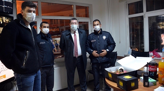 Polis ve Sağlık çalışanlarına yeni yıl ziyaret