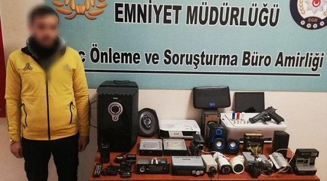 Polisin şüphelendiği evden çok sayıda çalıntı malzeme ele geçirildi