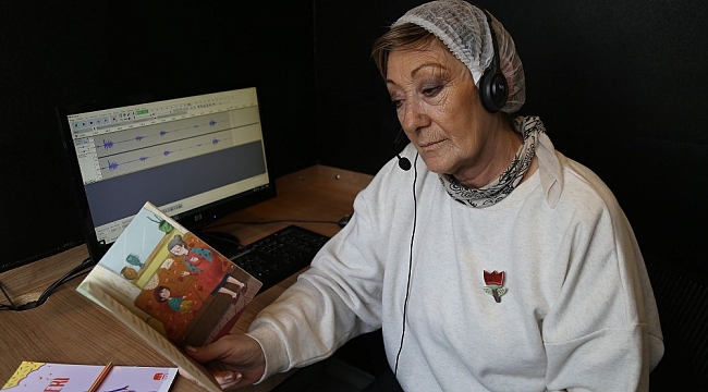 "Sesli Kitap Projesi" görme engelli vatandaşların gözü kulağı oluyor
