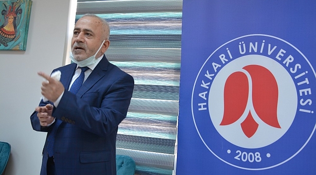 Rektör Pakiş gazetecilerle bir araya geldi