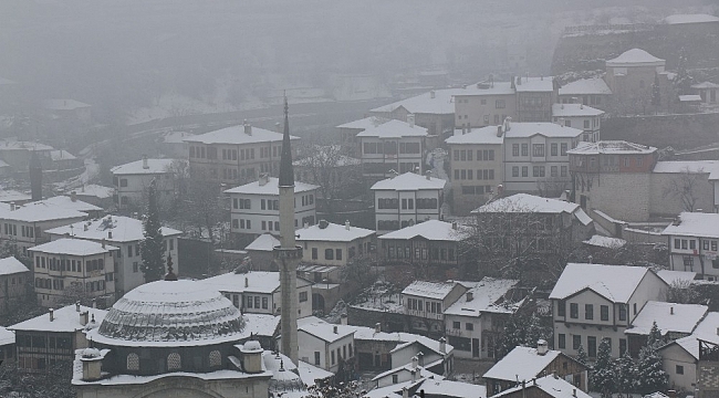 Safranbolu beyaz örtüyle kaplandı