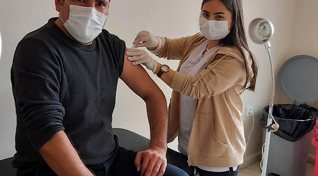 Sağlık Çalışanları Derneğinden 'Aşı Olun' Çağrısı