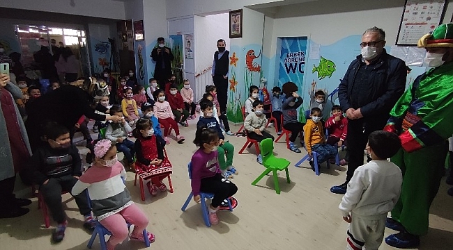 Şanlıurfa'da çocuklar için gölge oyunu