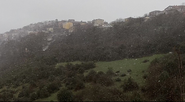 Sarıyer'de kar yağışı aralıklarla etkili oluyor
