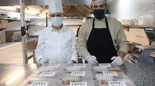 Şef Barbaros ve Başkan Deveci birlikte yemek hazırladı