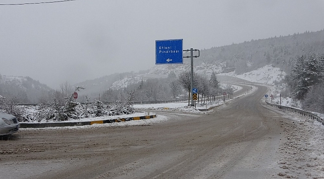 Şehir merkezinde yağmur, yüksek kesimlerde kar etkili oluyor