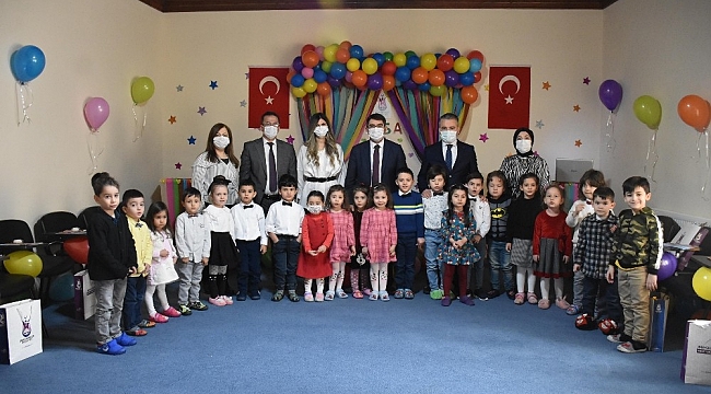 Şehzadeler'in minikleri karnelerini törenle aldı