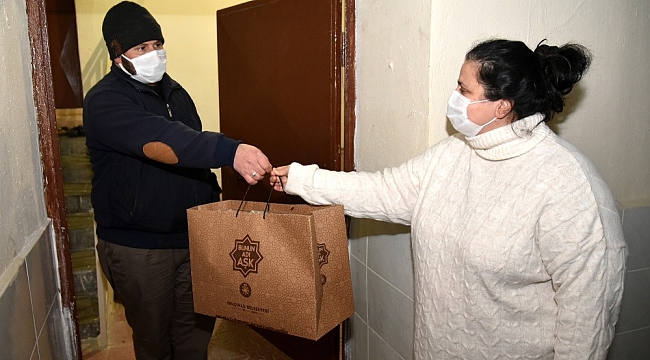 Selçuklu Belediyesi'nden bin 250 aileye "Çok Yaşa Bebek" hediyesi