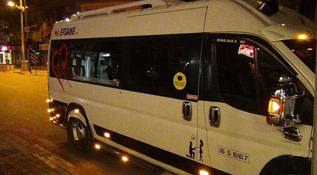 Servis aracına taktırdıkları ışıklar yüzünden ceza yedi, polis 3 gün mühlet verdi