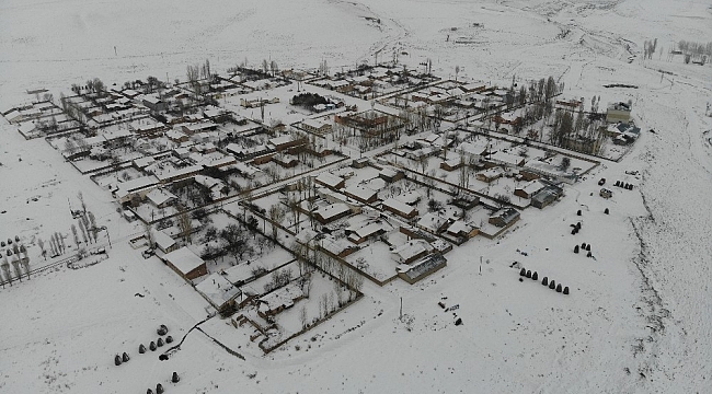 Simetrik yapılarla kış, kuş bakışı başka güzel