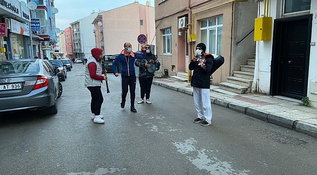 Sinop'ta koronaya karşı müzikli moral
