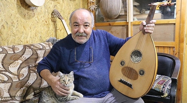 Sivas'ın son ud ustası, mesleğinin başında ölmeyi arzuluyor