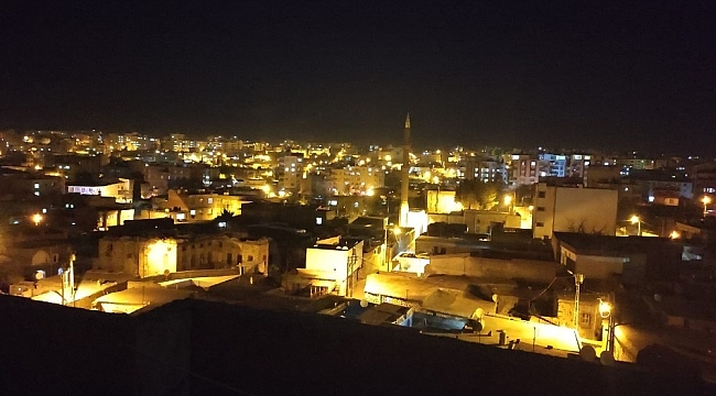 Siverek sokağa çıkma kısıtlamasına rağmen, yeni yıla silah sesleriyle girdi