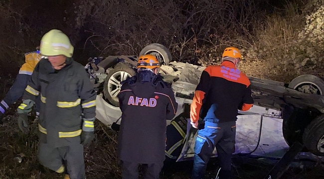 Sokağa çıkma kısıtlamasını ihlal eden ehliyetsiz sürücü otomobille takla attı