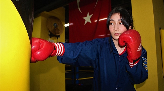 Sokakta bu kızlara bulaşan sert kayaya çarpacak