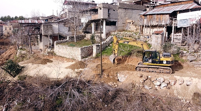 Tarsus Belediyesi, 60 yıllık yol hasretine son verdi