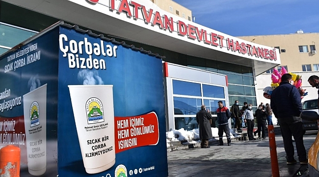 Tatvan Belediyesinden sıcak çorba ikramı