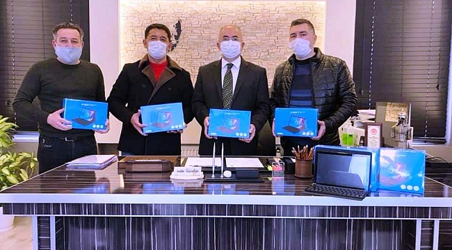 Tavşanlı Ticaret ve Sanayi Odası'ndan öğrencilere tablet desteği