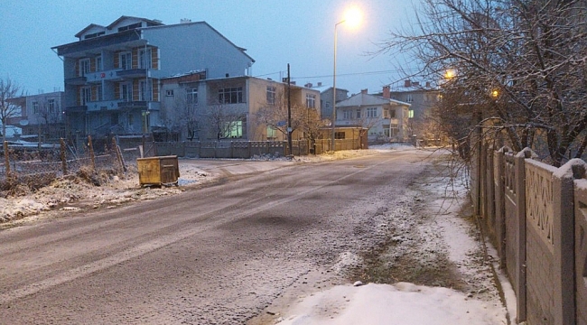 Tekirdağ'da kar kalınlığı 10 santimetreye ulaştı