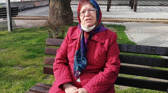 Telefon dolandırıcıları kendilerine inandırmak için bayrağın üzerine yemin etti