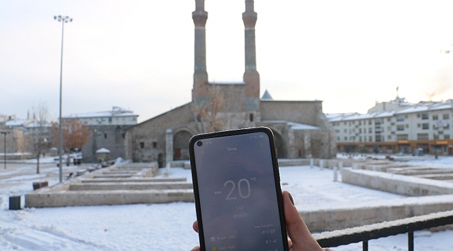 Termometreler eksi 20'yi gösterdi, hayat dondu