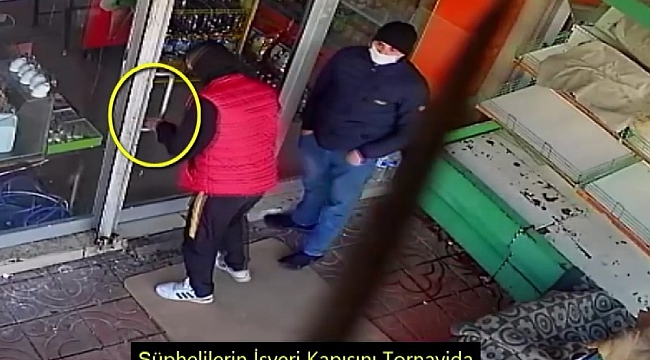 Tornavida ile kapıyı açarak marketi soydular