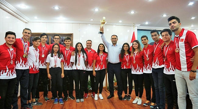 Toroslar Belediyesi Bocce Takımı, sezonu şampiyon olarak kapattı
