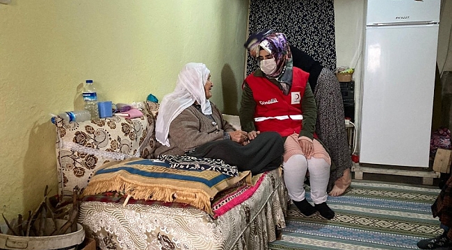 Türk Kızılayından engelli, yaşlı ve hastalara ziyaret