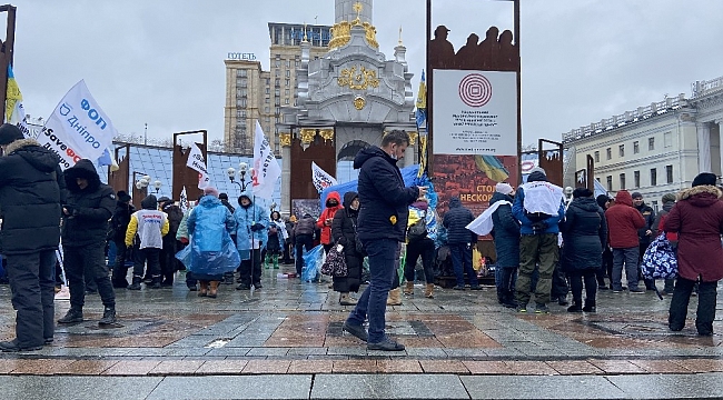 Ukrayna'da karantinanın sona ermesine rağmen protestolar devam ediyor