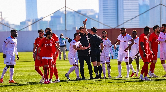 Ümraniyesporlu futbolculardan fair-play örneği