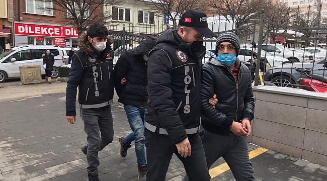 Uyuşturucu satıcıları gözaltında