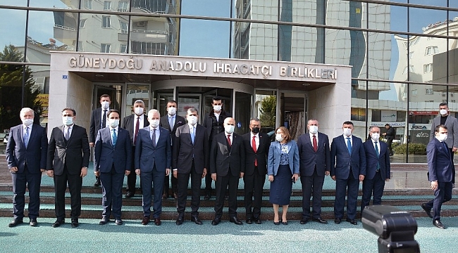 Vali Gül ve Başkan Şahin hububat ihracatçılarını kutladı