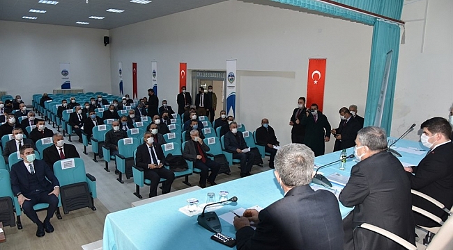 Vali Işık, Kazımkarabekir ilçesinde muhtarlarla bir araya geldi