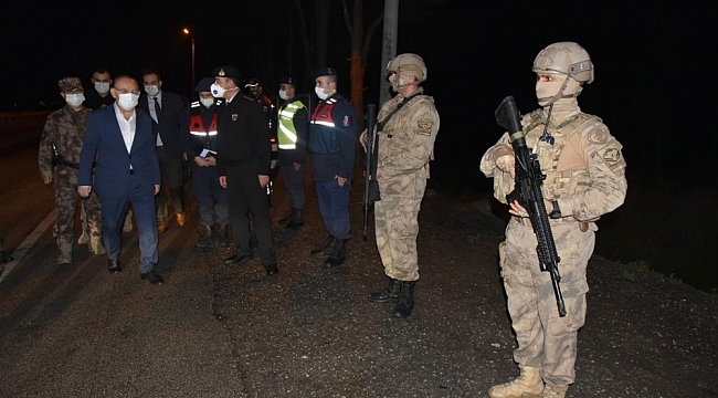 Vali Karadeniz yeni yılı çalışarak geçirenleri unutmadı