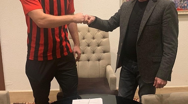 Vanspor FK. 3 oyuncuyu renklerine bağladı