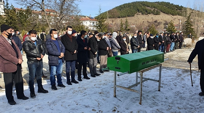Vefat eden şehit annesi son yolcuğuna uğurlandı