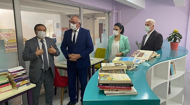 Vergi Dairesi Başkanı Baysal'dan 'Bir kitapta senden' kampanyasına destek