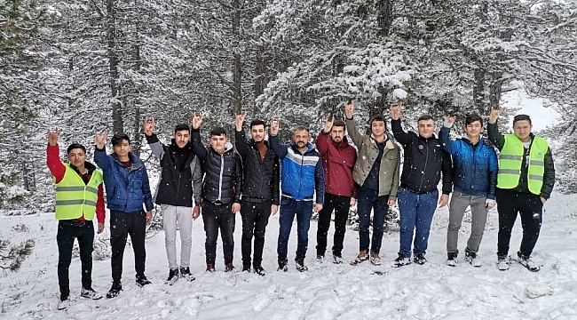 Yaban hayvanları için doğaya yiyecek bıraktılar