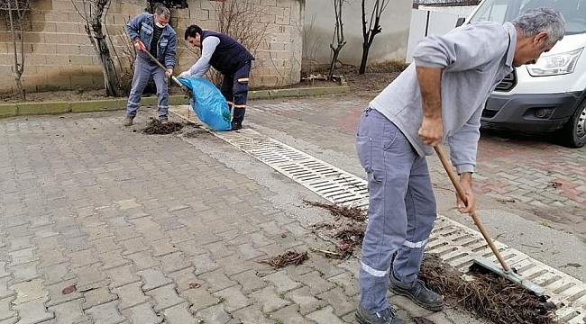 Yağışlar öncesi yağmur suyu kanalları ve ızgaralar temizlendi