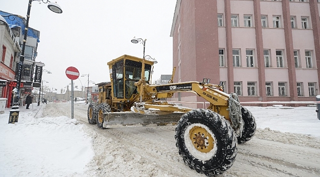 Yakutiye'de kar mesaisi