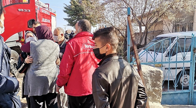 Yalnız yaşayan kadın sobadan çıkan yangında hayatını kaybetti
