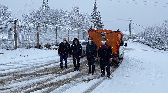 Yeşilyurt'ta kar temizleme çalışmaları sürüyor