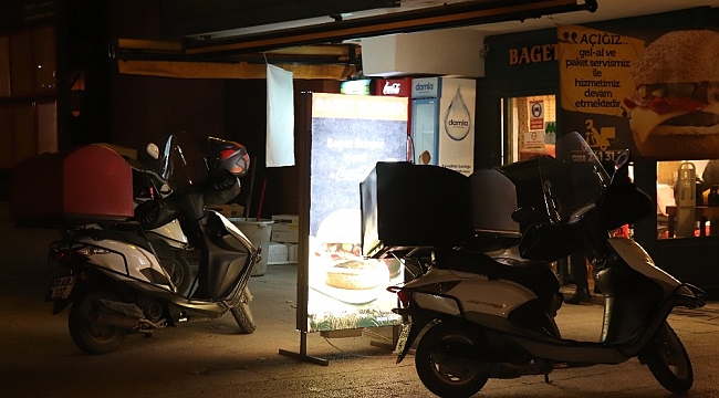 Yılbaşında sokaklar motosikletli kuryelere kaldı