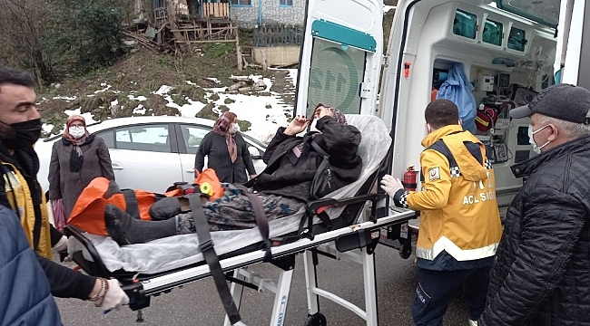 Yolun karşısına geçmeye çalışan kadına araç çarptı