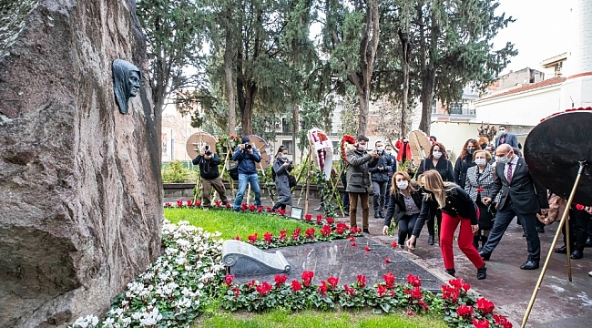 Zübeyde Hanım, ölüm yıl dönümünde mezarı başında anıldı