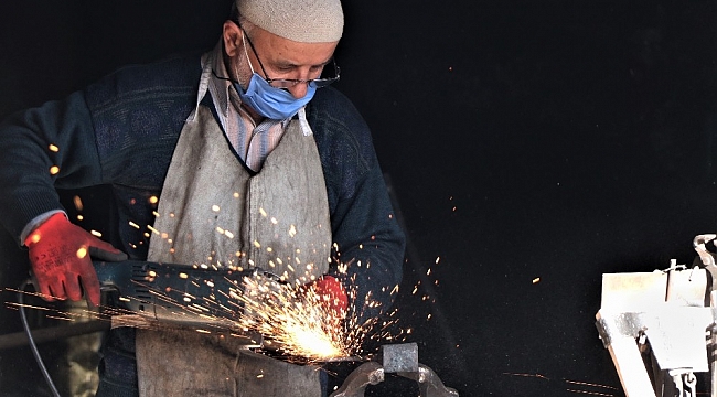 225 yıllık Demirciler Çarşısı'nda mesleklerini sürdürmenin gururunu yaşıyorlar