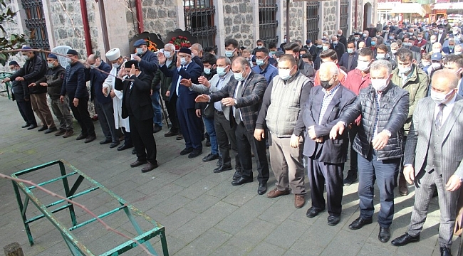 24 gün içinde aynı aileden 3 kişi Korona virüsten hayatını kaybetti