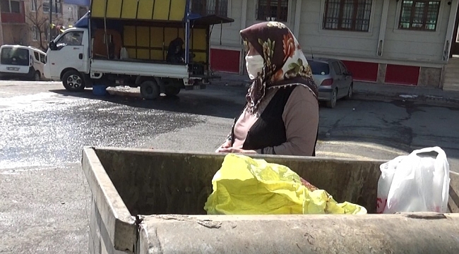 75 yaşındaki Fatma teyze, yanlışlıkla çöpe attığı para ve telefonunun geri getirilmesini bekliyor