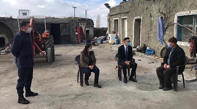 Acıgöl Kaymakamı Kaya, şehit ailelerini ziyaret etti