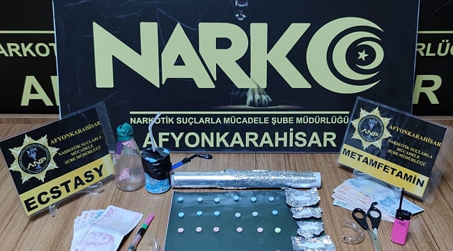 Afyonkarahisar polisinden eş zamanlı uyuşturucu operasyonu